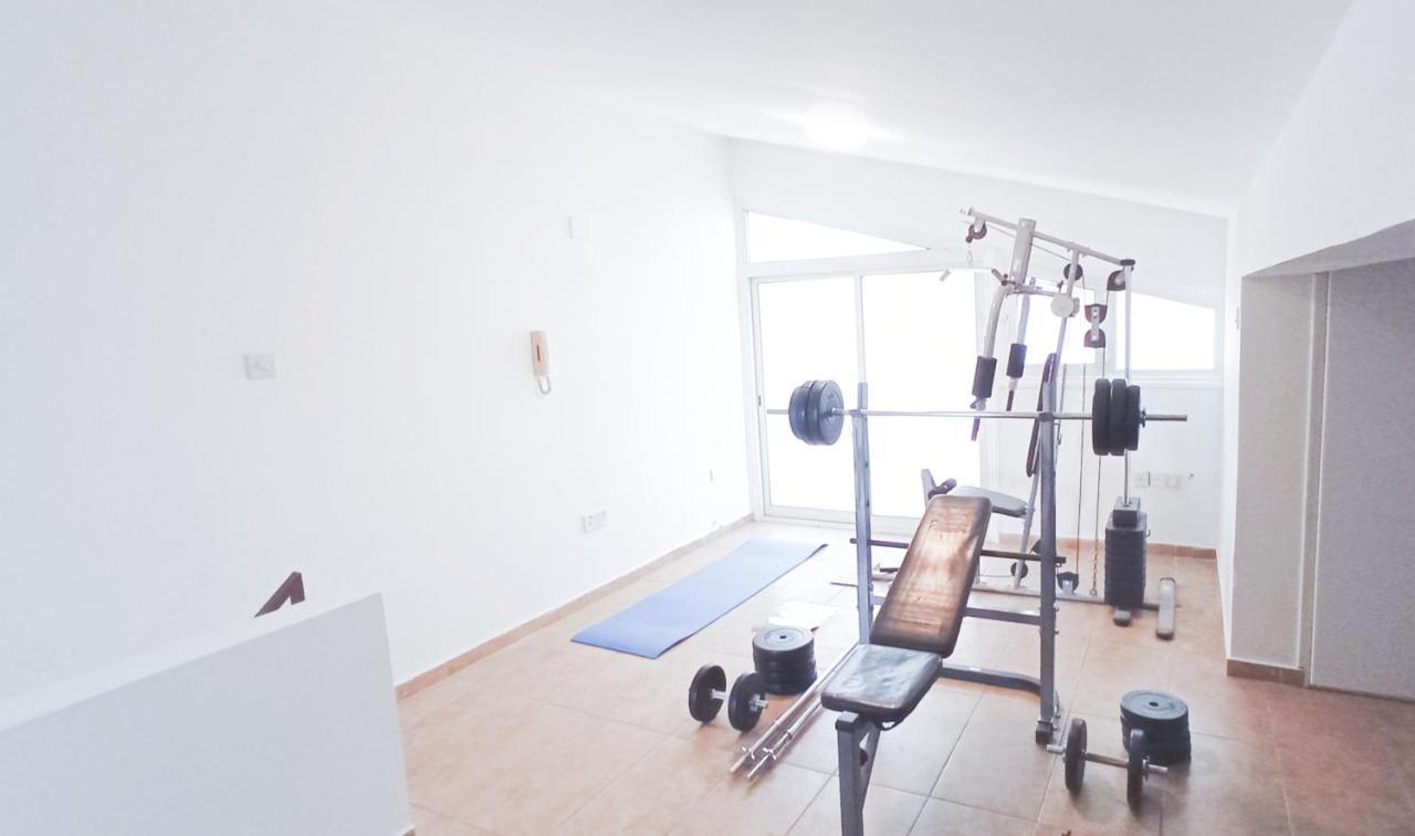 Luxury Private Rooms -Sea View, Netflix, Gym- 5 Min From Beach! - Private Room In Shared Apartment Lárnaka Eksteriør bilde