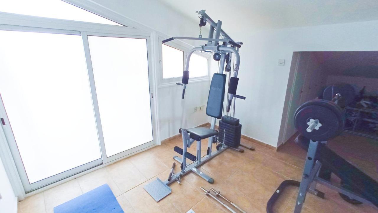 Luxury Private Rooms -Sea View, Netflix, Gym- 5 Min From Beach! - Private Room In Shared Apartment Lárnaka Eksteriør bilde