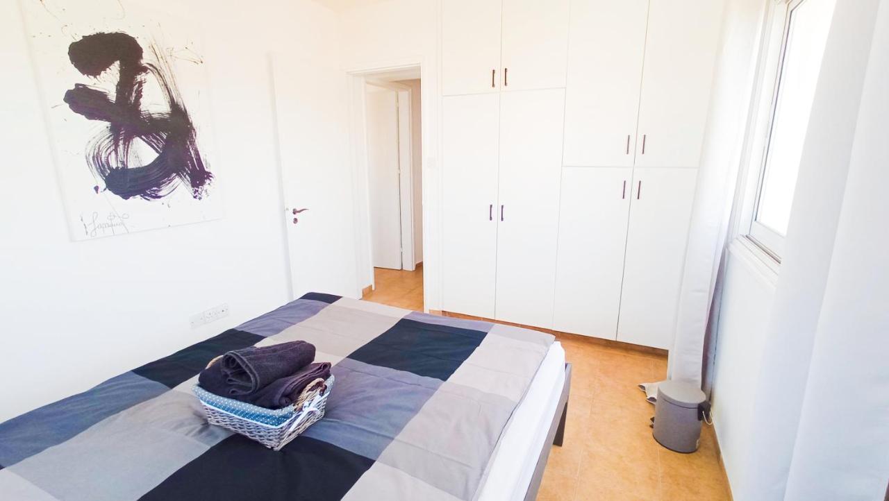 Luxury Private Rooms -Sea View, Netflix, Gym- 5 Min From Beach! - Private Room In Shared Apartment Lárnaka Eksteriør bilde